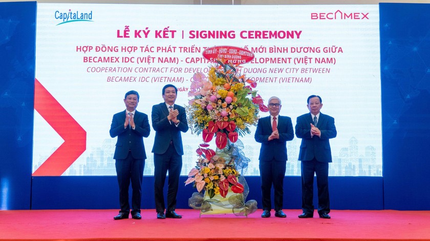 Lễ ký kết hợp tác giữa tổng Công ty Becamex IDC và Tập đoàn CapitaLand về phát triển TP mới Bình Dương