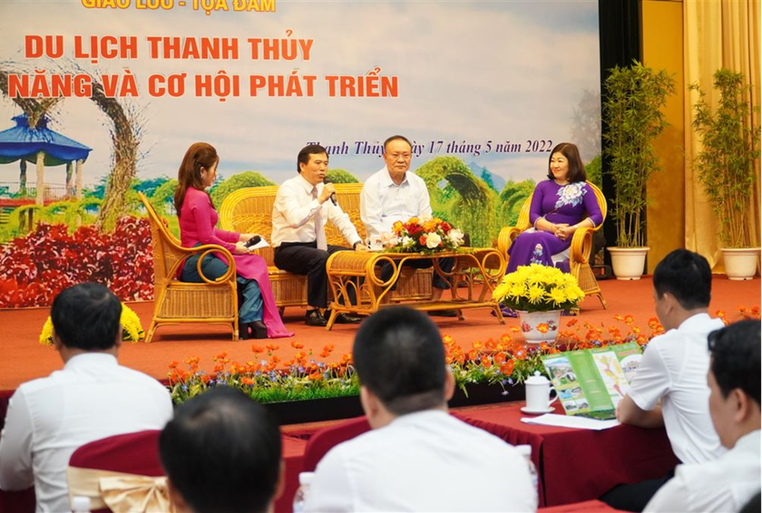 Huyện Thanh Thuỷ đã chú trọng đẩy mạnh các hoạt động quảng bá, xúc tiến; ban hành nhiều cơ chế, chính sách đầu tư và kêu gọi đầu tư, phát triển thị trường.