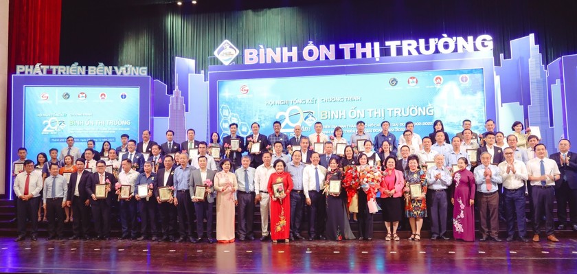 Các doanh nghiệp tham dự Hội nghị “Tổng kết 20 năm thực hiện Chương trình Bình ổn thị trường giai đoạn 2002 – 2022, định hướng triển khai giai đoạn 2022 – 2032”