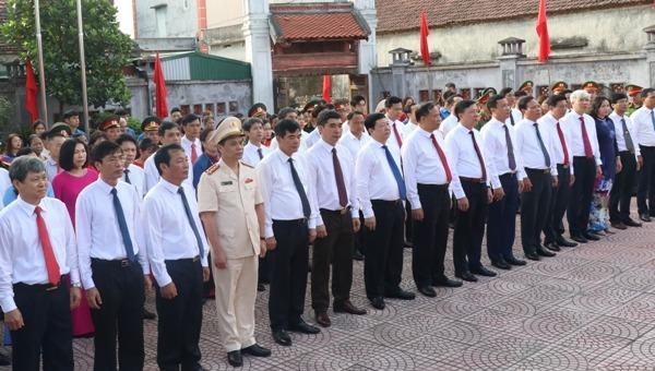 Lễ dâng hương dâng hoa nhân kỷ niệm 80 năm ngày thành lập Đảng bộ tỉnh Hải Dương