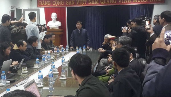 Toàn cảnh buổi họp báo vụ tai nạn xảy ra ở Kim Thành ngày 21/1.