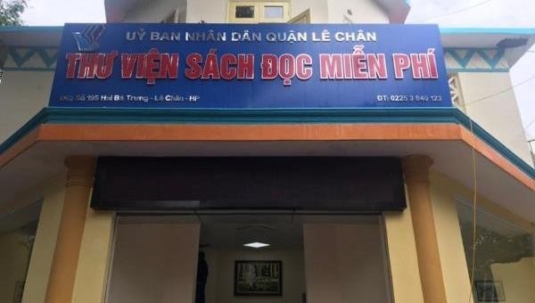 Bên ngoài thư viện