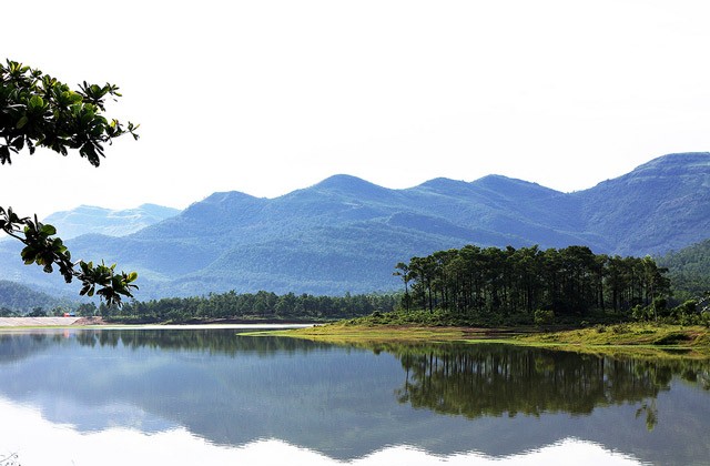 Thành phố Uông Bí (Quảng Ninh): Khơi dậy tiềm năng du lịch sinh thái hồ Yên Trung