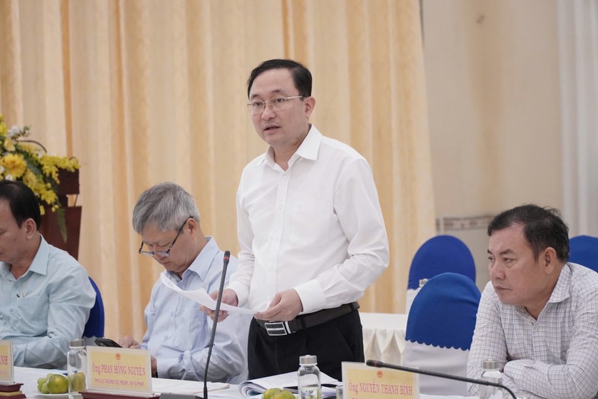 Ông Phan Hồng Nguyên - Phó Cục trưởng Cục PBGDPL phát biểu. Ảnh: Anh Như