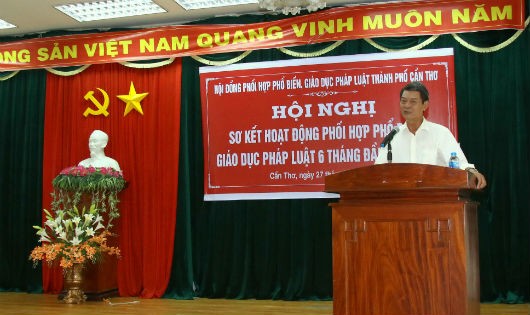 Theo ông Võ Văn Chính - Giám đốc Sở Tư pháp, kiêm Phó Chủ tịch Thường trực Hội đồng phối hợp PBGDPL TP Cần Thơ phát biểu.