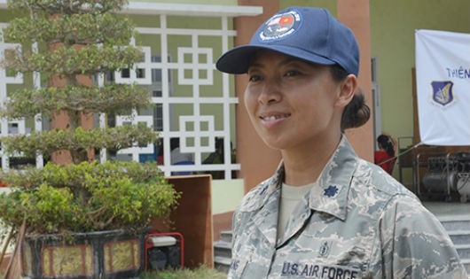 Thiếu tá Hoàng Paula tham gia hỗ trợ nhân đạo tại Quảng Nam