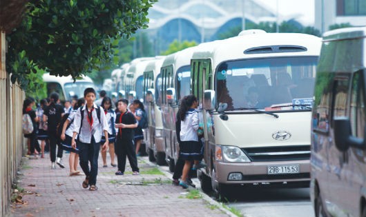 Cần lựa chọn các loại phương tiện đủ chất lượng để đảm bảo an toàn khi đưa, đón học sinh (Ảnh minh họa)