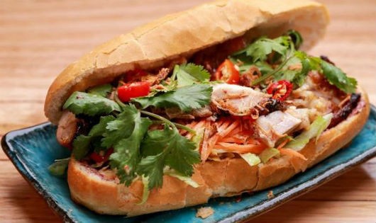 Bánh mì Việt Nam món ăn dân dã, gắn liền với cuộc sống người Việt