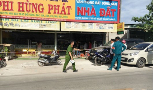 Công an phong tỏa hiện trường