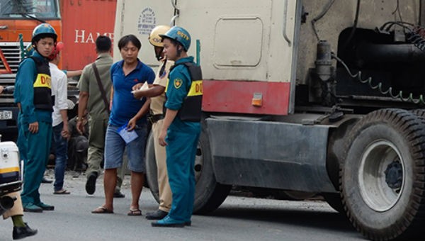 Nhiều tài xế container bị mời kiểm tra ma tuý.