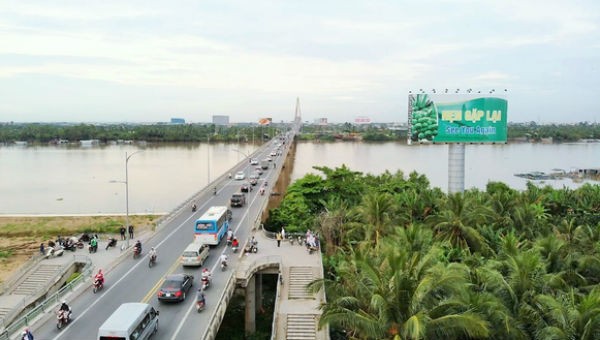 Cầu Rạch Miễu 1 thời gian qua liên tục xảy ra tình trạng quá tải, kẹt xe. Ảnh Tuổi trẻ