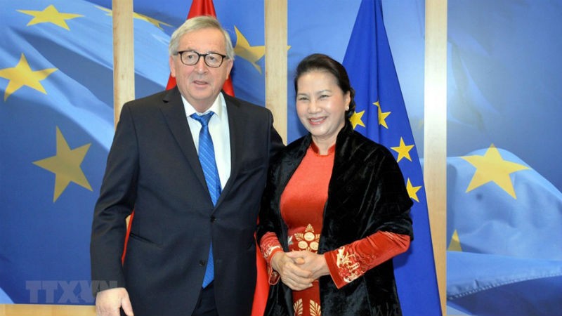 Chủ tịch Quốc hội Nguyễn Thị Kim Ngân hội kiến Chủ tịch Ủy ban châu Âu Jean-Claude Juncker. (Nguồn: Trọng Đức/TTXVN)