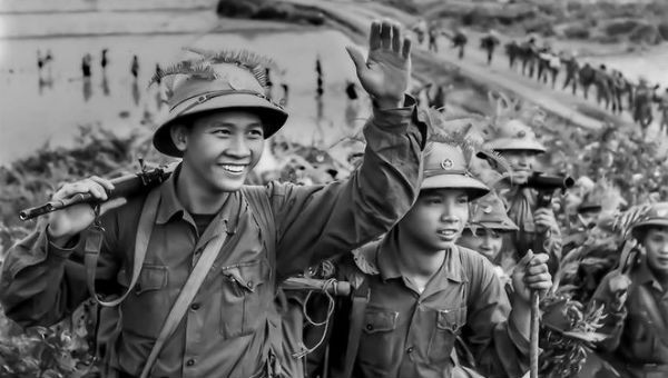 Chào quê hương, các chàng trai Thủ đô vào chiến trường Miền Nam chiến đấu, năm 1971