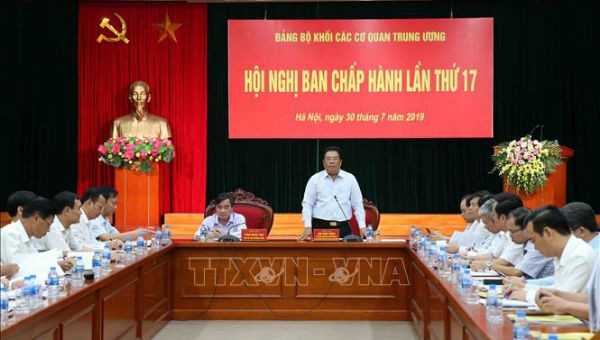Ông Sơn Minh Thắng, Ủy viên Trung ương Đảng, Bí thư Đảng ủy Khối các cơ quan Trung ương chủ trì Hội nghị.