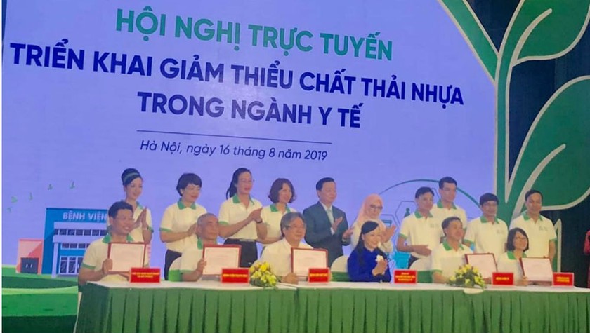 Hội nghị trực tuyến triển khai Chỉ thị của Bộ trưởng Bộ Y tế về giảm thiểu chất thải nhựa trong ngành y.