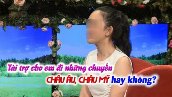 Cô gái đòi bạn trai tài trợ đi du lịch bị “ném đá”.