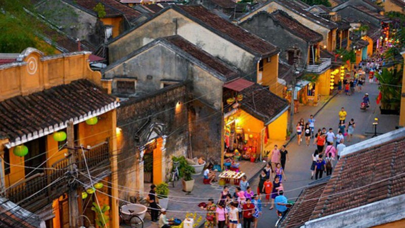 Hình ảnh thành phố Hội An bị ảnh hưởng ít nhiều bởi quán cà phê “đuổi” khách Việt.