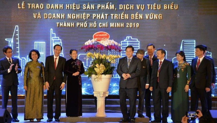 Nhiều doanh nghiệp đã được tôn vinh đạt “Sản phẩm, dịch vụ tiêu biểu TP.HCM” năm 2019. Ảnh baodoanhnhantre.vn