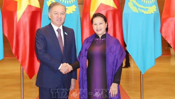 Chủ tịch Quốc hội Nguyễn Thị Kim Ngân và Chủ tịch Hạ viện Kazakhstan Nurlan Nigmatulin