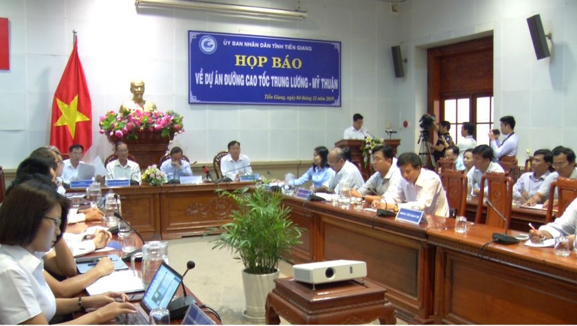 Toàn cảnh buổi họp báo