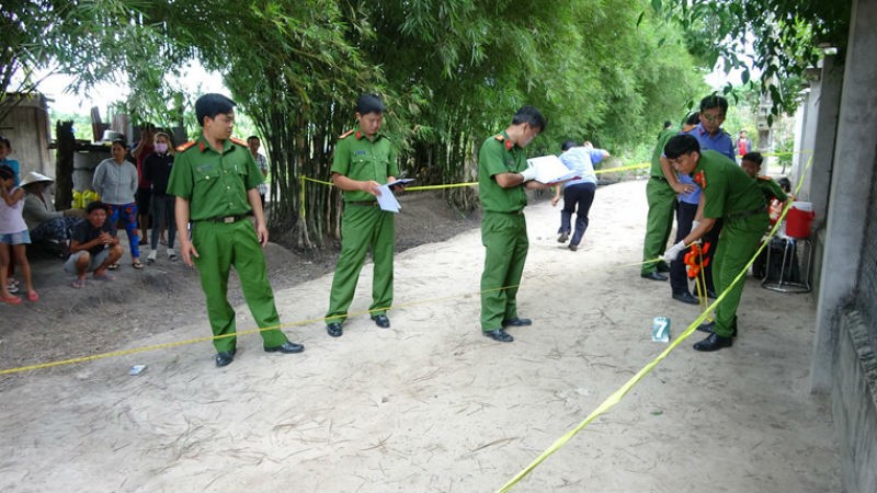 Công an khám nghiệm hiện trường 1 vụ án. Ảnh minh họa