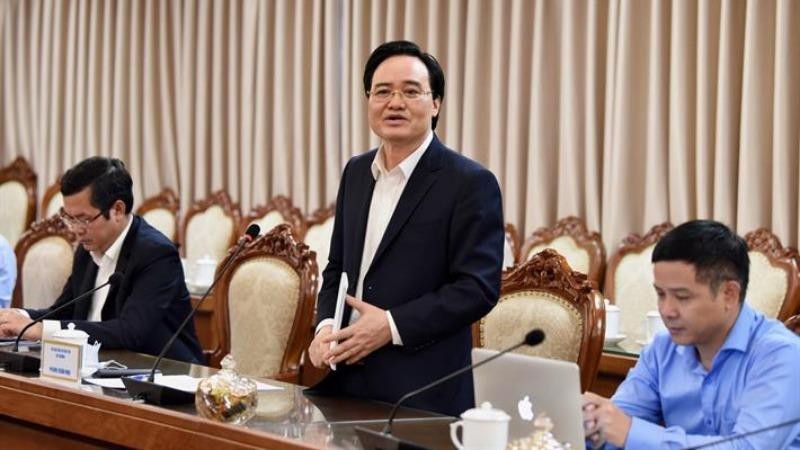 Bộ trưởng Bộ Giáo dục & Đào tạo Phùng Xuân Nhạ phát biểu trong cuộc làm việc với Bộ trưởng Bộ Thông tin và Truyền thông Nguyễn Mạnh Hùng.