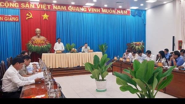 Quang cảnh buổi làm việc.