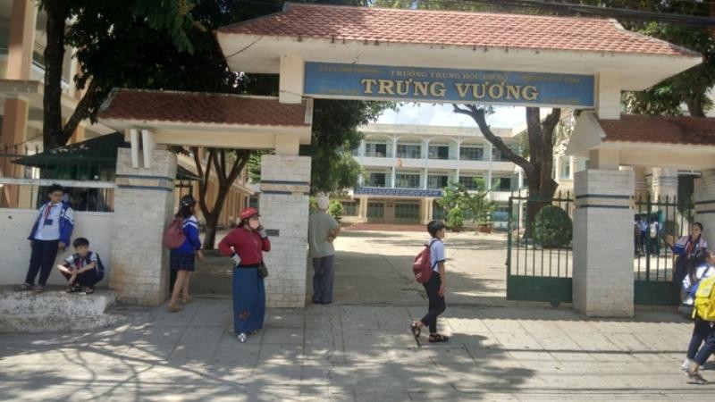 Trường THCS Trưng Vương thi lại môn ngữ văn.