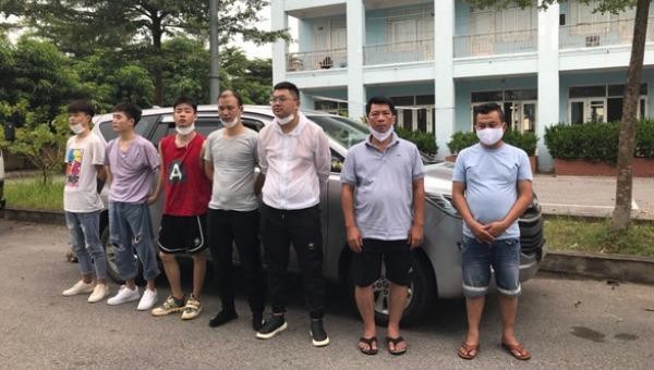 Nhóm người Trung Quốc nhập cảnh trái phép cùng tài xế và phụ xe bị bắt giữ. 
