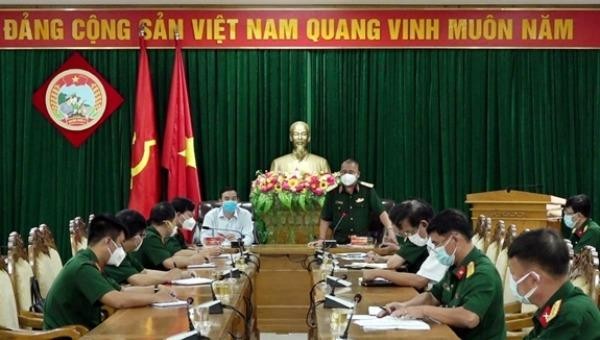 Trung tướng Nguyễn Long Cáng kết luận buổi làm việc.