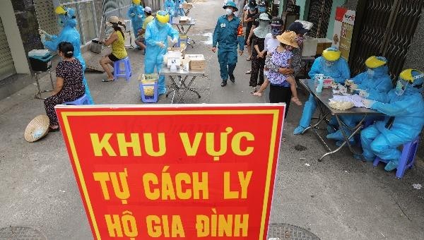 Đà Nẵng phong tỏa khu vực lấy mẫu xét nghiệm.