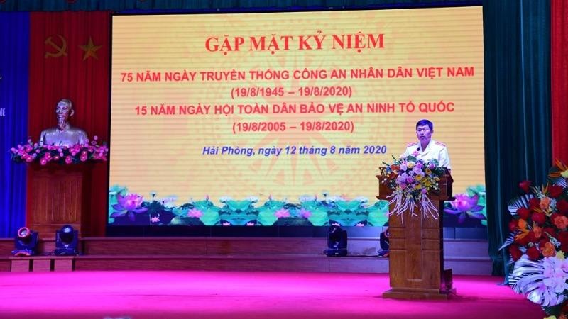 Thiếu tướng Vũ Thanh Chương, Ủy viên BTV Thành ủy, Bí thư Đảng ủy, Giám đốc CATP ôn lại lịch sử tại lễ kỷ niệm. Ảnh Công an Hải Phòng.