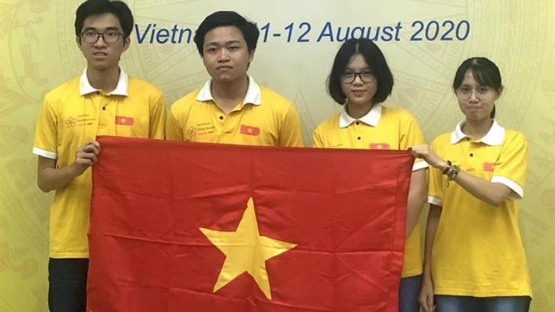 4 học sinh Việt Nam xuất sắc đoạt giải tại Olympic Sinh học quốc tế.
