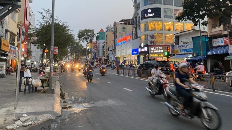 Một đoạn đường Đinh Tiên Hoàng nay đổi tên thành đường Lê Văn Duyệt.