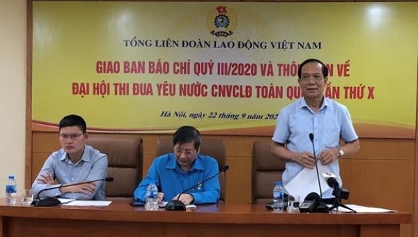 Ban tổ chức trả lời các câu hỏi của phóng viên tại buổi họp báo.