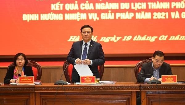 Bí thư Thành ủy Hà Nội Vương Đình Huệ phát biểu tại Hội nghị.