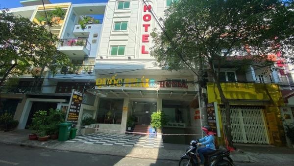 Một khách sạn ở Bình Chánh, TP HCM bị phong tỏa sau khi phát hiện trường hợp nhập cảnh trái phép nhiễm Covid-19.