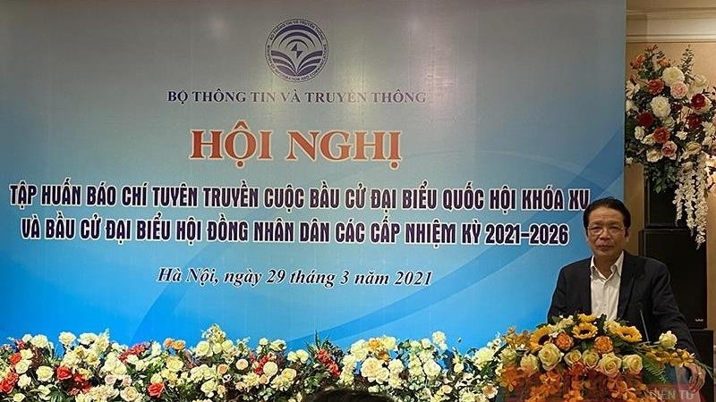 Thứ trưởng Thông tin và Truyền thông Hoàng Vĩnh Bảo phát biểu tại hội nghị. 