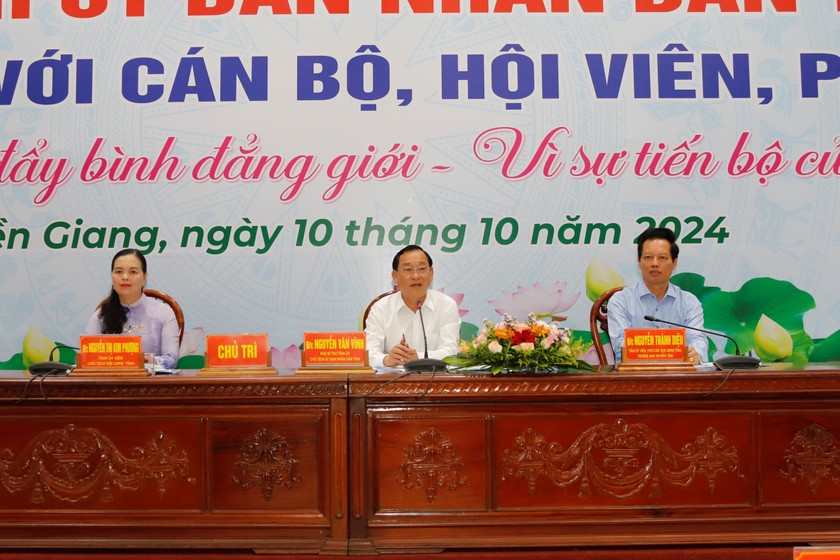 Chủ tịch tỉnh Tiền Giang đối thoại với phụ nữ 