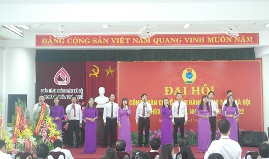 Văn nghệ chào mừng đại hội