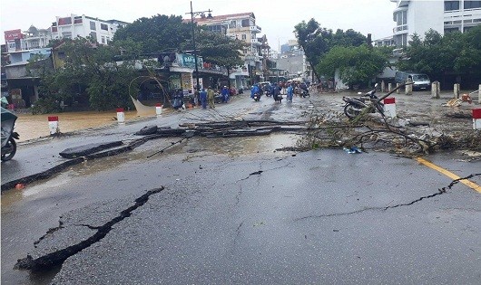 Công trình Đập Đá được đầu tư gần 20 tỉ đồng bị lũ tàn phá sau 1 năm sử dụng