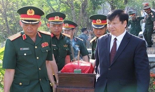 Lễ truy điệu và an táng các hài cốt liệt sĩ hi sinh tại chiến trường Lào