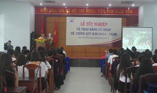 Lễ bế giảng khóa 38 hệ đại học chính quy trường ĐH Luật, ĐH Huế