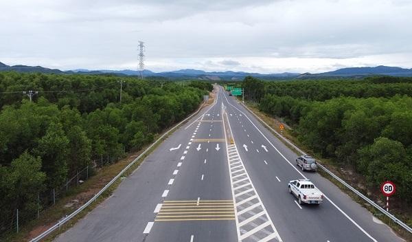 Hội đồng kiểm tra Nhà nước đã thông qua nghiệm thu bàn giao đoạn công trình dài 66km từ La Sơn (tỉnh Thừa Thiên Huế) đến Hòa Liên (TP Đà Nẵng). 