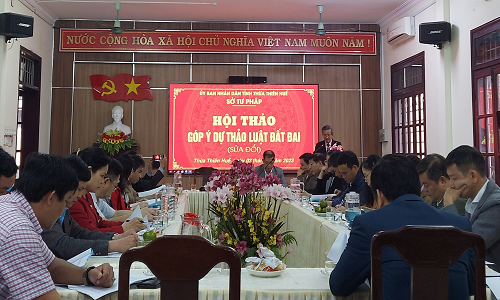 Các đại biểu tham dự hội thảo lấy ý kiến dự thảo Luật đất đai (sửa đổi).