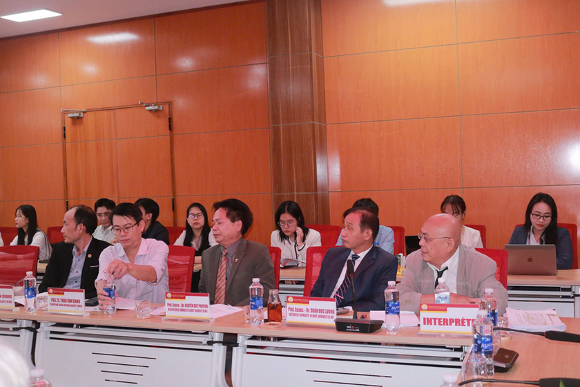 Các đại biểu tham dự hội thảo.