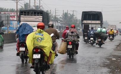 Mưa to tại Quốc lộ 1 Tiền Giang