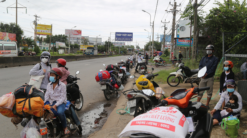 Long An hỗ trợ đưa người dân từ TP HCM về địa phương