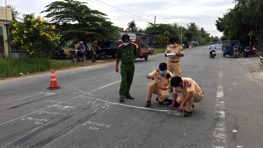 Tai nạn giao thông nghiêm trọng tại Bến Tre khiến 02 người thương vong