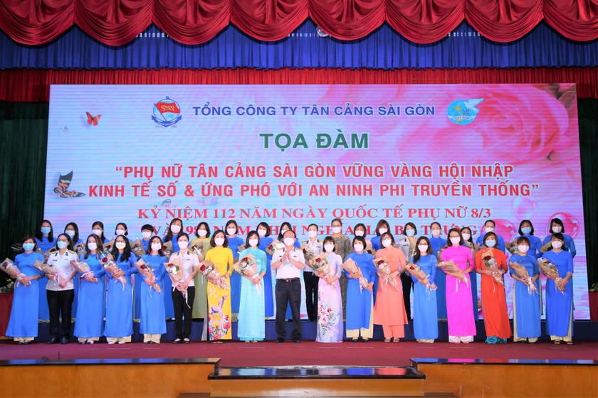 Phụ nữ Tân Cảng Sài Gòn vững vàng hội nhập kinh tế số và ứng phó với an ninh phi truyền thống